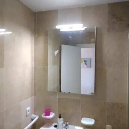 Lovely 2 Bedroom In アパート カレタ・デ・フステ