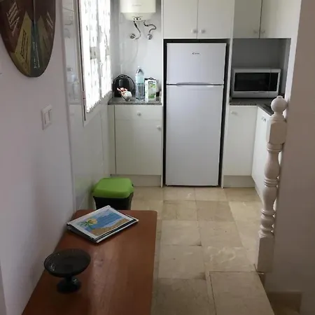 Lovely 2 Bedroom In アパート カレタ・デ・フステ