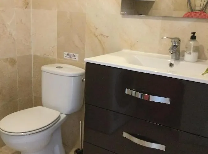 Lovely 2 Bedroom In *