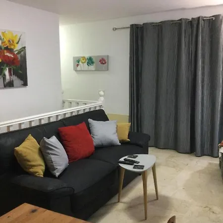 Lovely 2 Bedroom In *