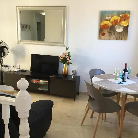 Lovely 2 Bedroom In *