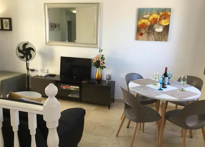 Lovely 2 Bedroom In *